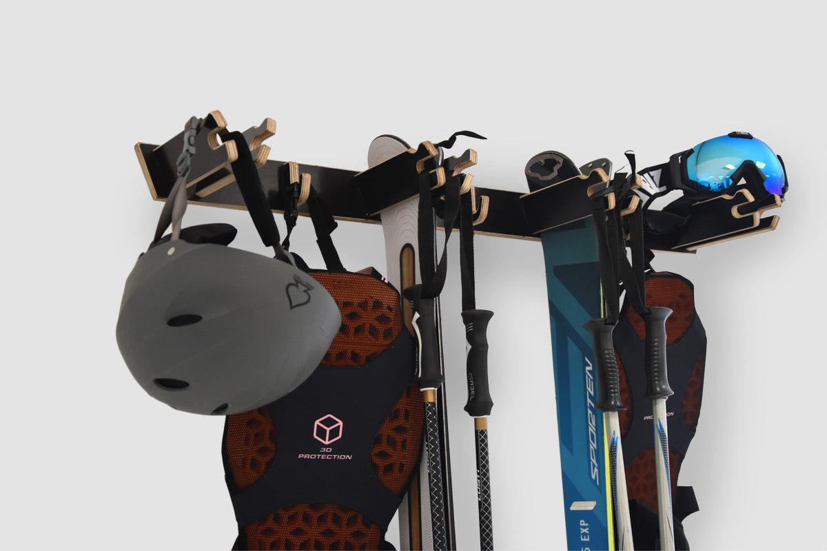 Hangende standaard voor 4 paar ski’s