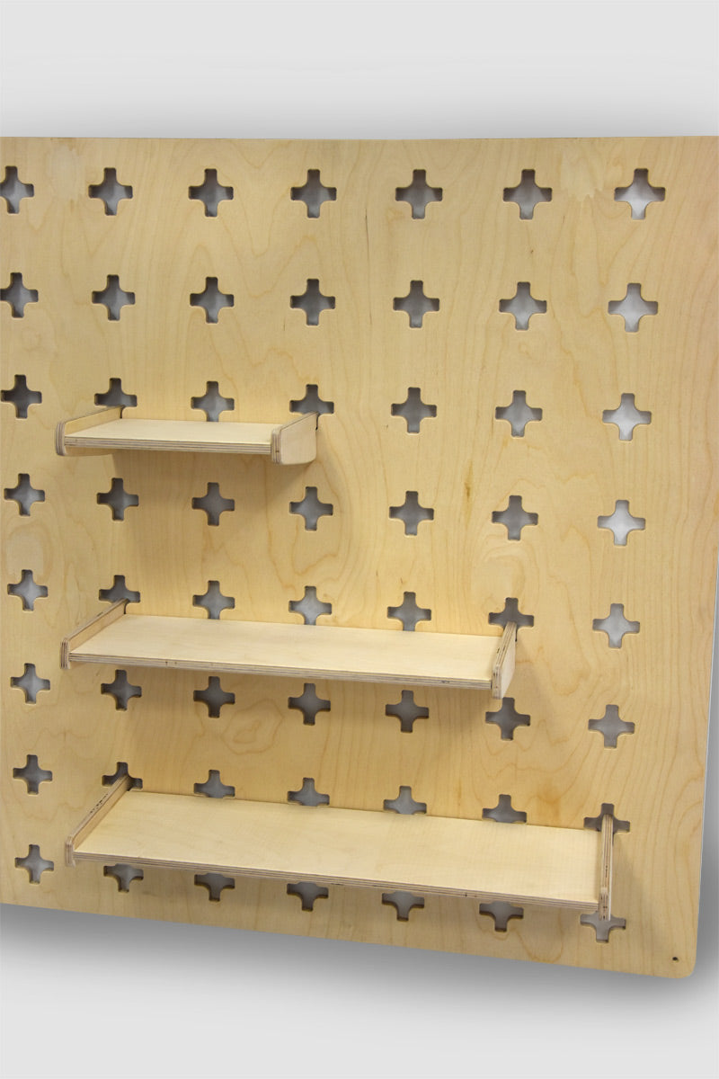 Hangende plank voor werkplaatswand