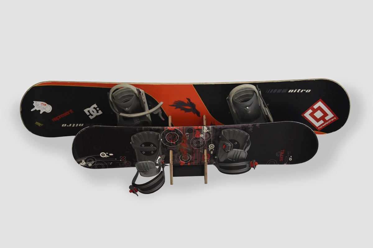 Muurhouder voor 2 snowboards of skateboards