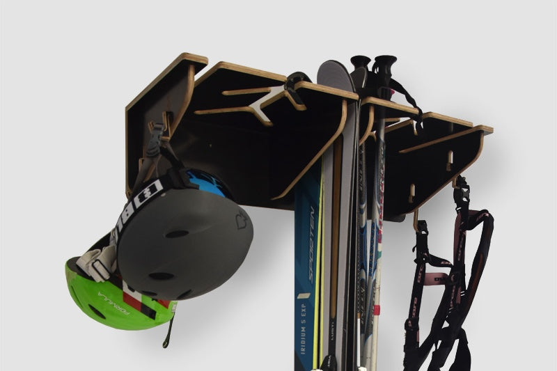 Muurhouder voor 6 paar ski’s en stokken