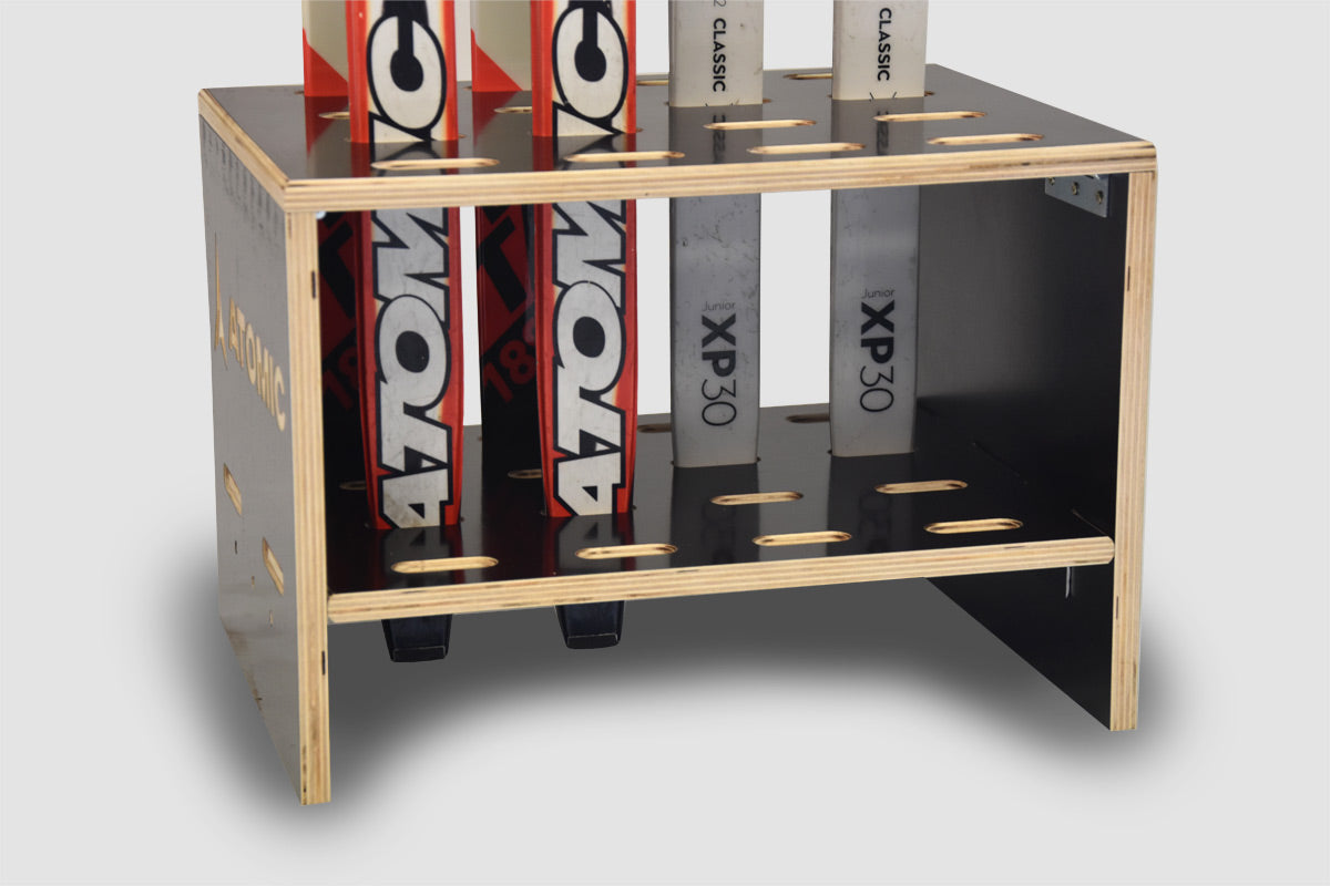 Houten standaard voor 8 paar langlaufski’s